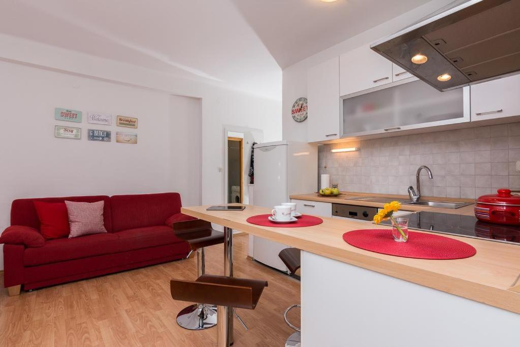 Near Old Town - Free Parking Apartment Zadar Bagian luar foto